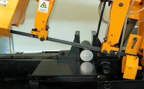 赤壁数控带锯床自动送料精度会出现偏差吗？