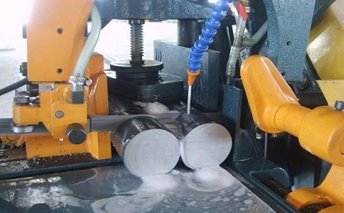 赤壁卧式带锯床的送料方式有哪几种？